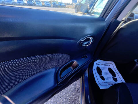 2016 Nissan Versa 1.6 SV