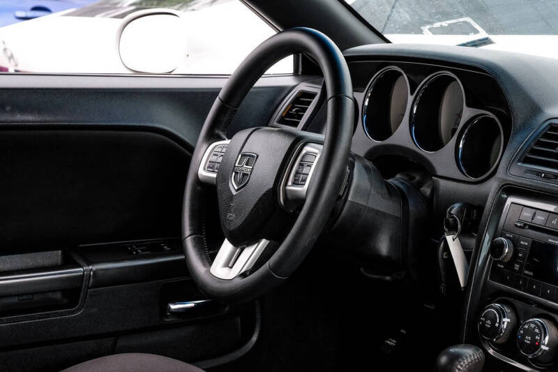 2014 Dodge Challenger SXT