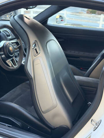 2016 Porsche Cayman GT4