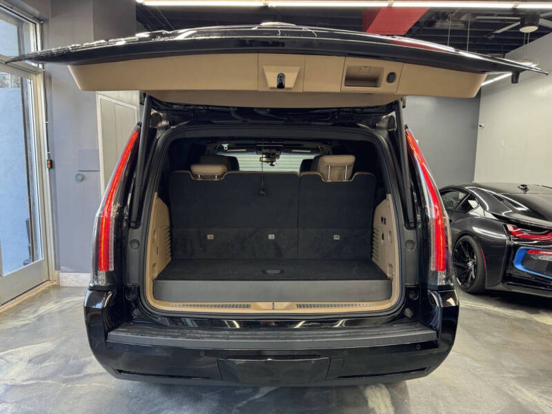 2020 Cadillac Escalade Platinum