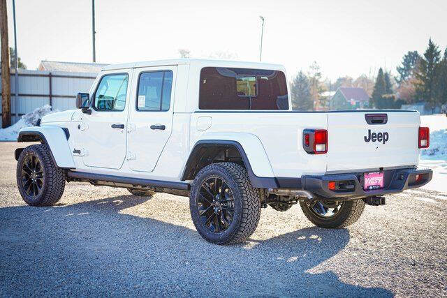 2025 Jeep Gladiator NightHawk
