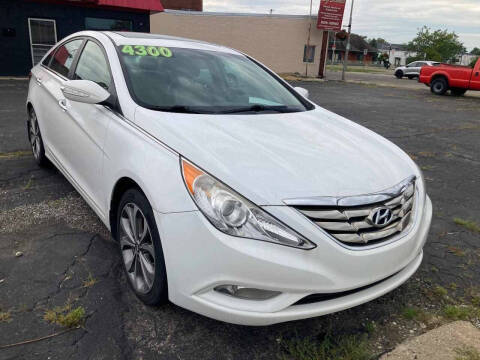 2013 Hyundai Sonata for sale at Brinkley Auto in Anderson IN