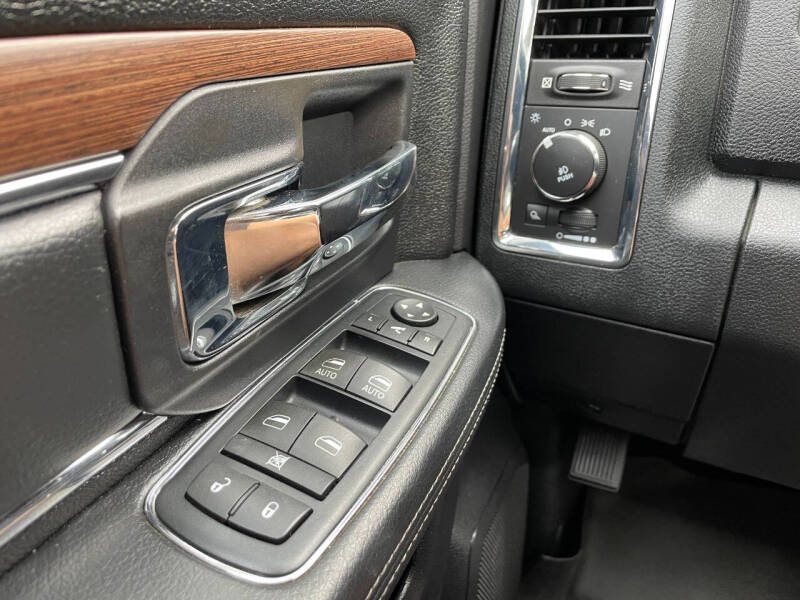 2016 RAM 3500 Laramie