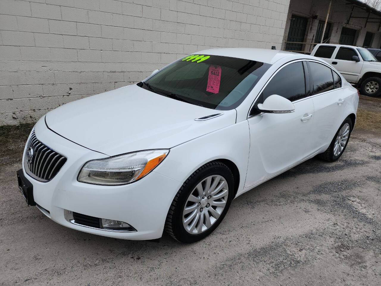 White 2012 Buick Regal Base Base 4dr Sedan 1