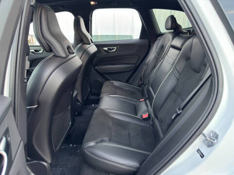 2019 Volvo XC60 T5 R-Design