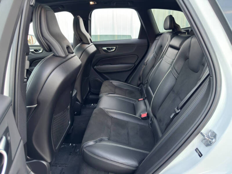 2019 Volvo XC60 T5 R-Design