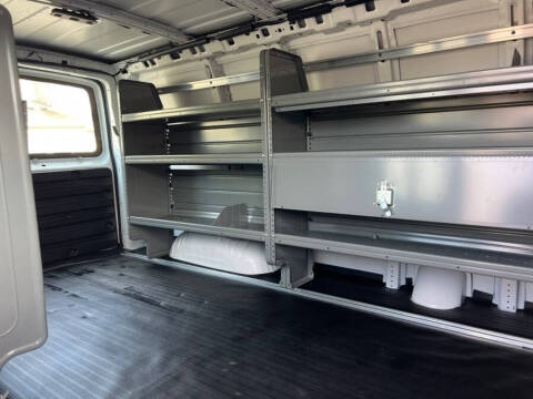 2023 GMC Savana 2500