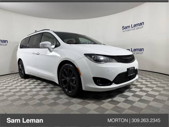 2020 Chrysler Pacifica for sale at Sam Leman CDJRF Morton in Morton IL