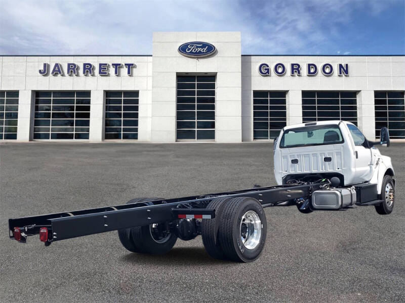 2025 Ford F-750 Super Duty