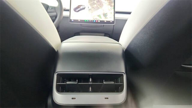 2024 Tesla Model Y Performance