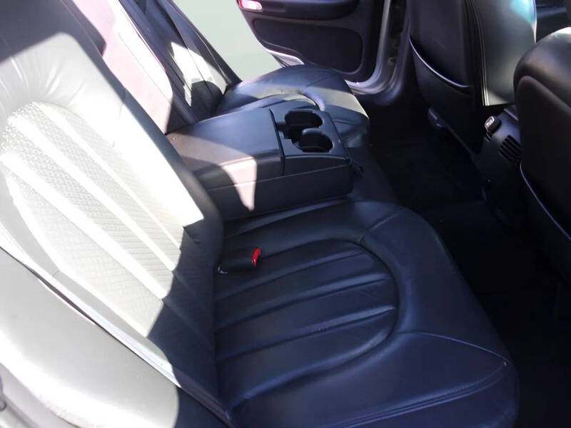 2001 Chrysler LHS