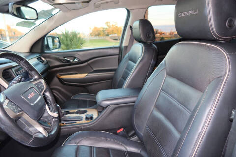 2017 GMC Acadia Denali