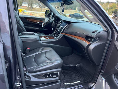 2017 Cadillac Escalade Luxury