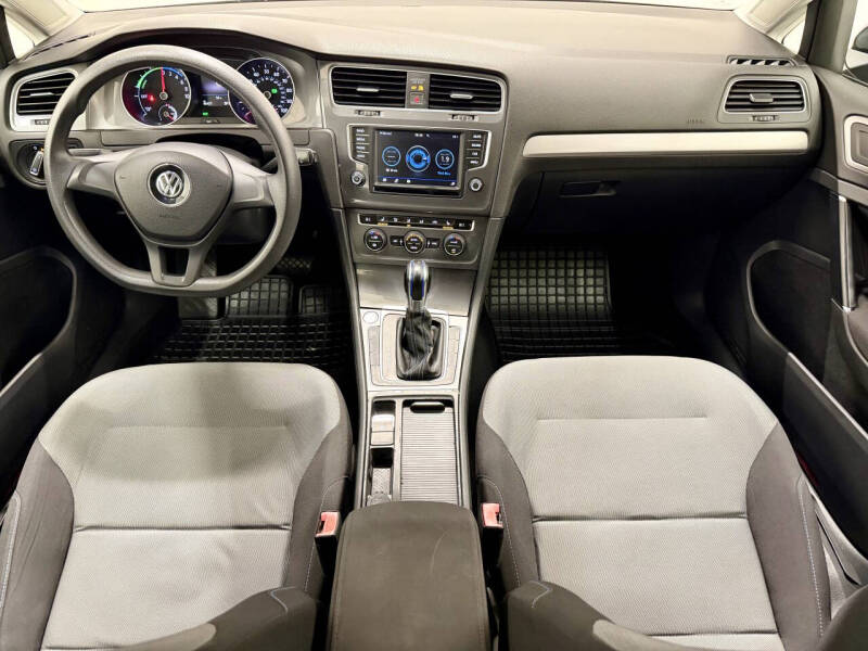 2016 Volkswagen e-Golf SE