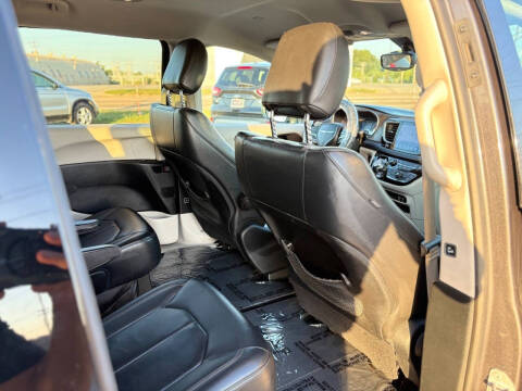 2017 Chrysler Pacifica Touring-L