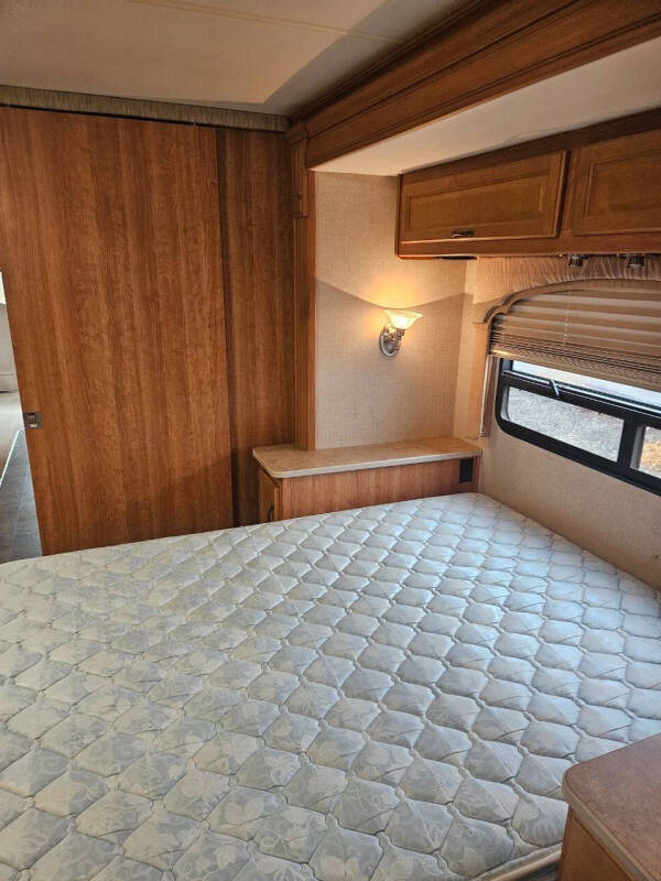 2008 Fleetwood RV Bounder 35E