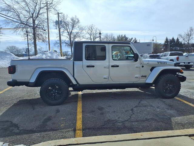2022 Jeep Gladiator Willys