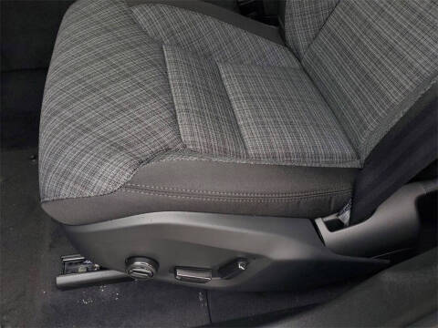 2025 Volvo XC60 B5 Core Dark Theme