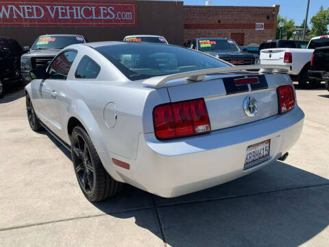 2006 Ford Mustang V6 Deluxe