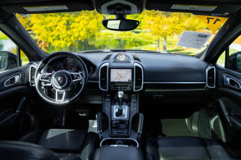 2017 Porsche Cayenne Platinum Edition