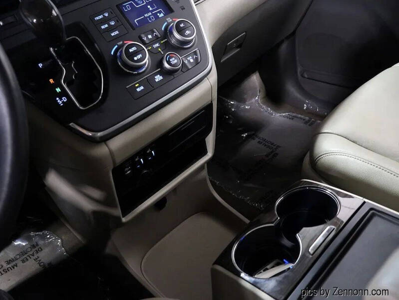 2015 Toyota Sienna