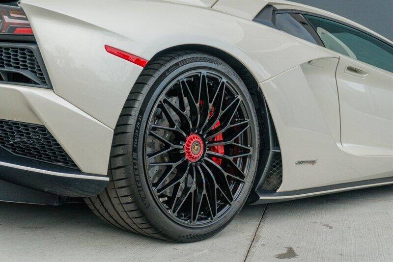 2017 Lamborghini Aventador LP 740-4 S