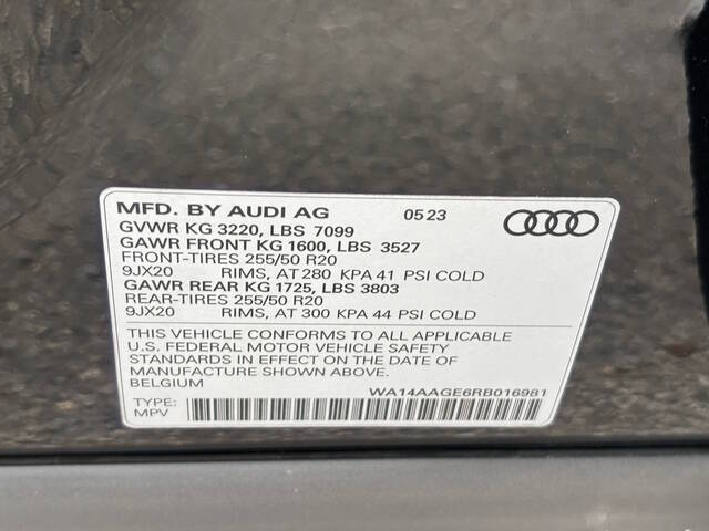 2024 Audi Q8 e-tron 28