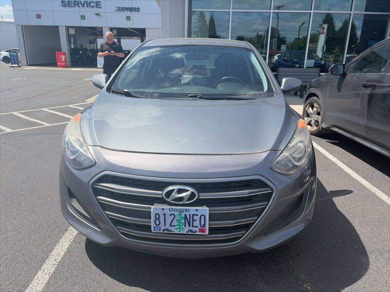 2016 Hyundai Elantra GT 2.0L 6-Speed M/T's photo