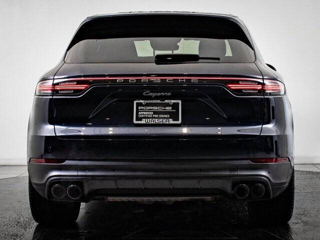 2023 Porsche Cayenne Platinum Edition