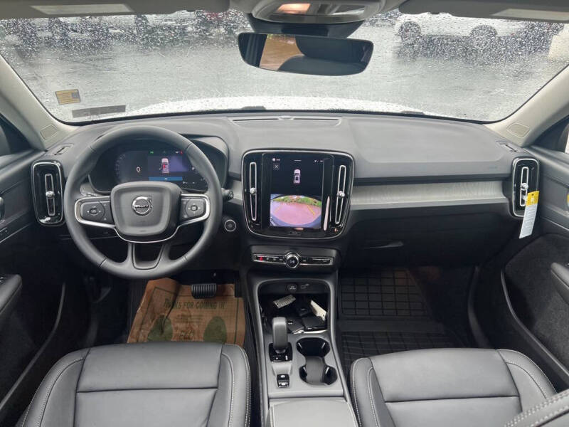 2026 Volvo XC40 B5 Core