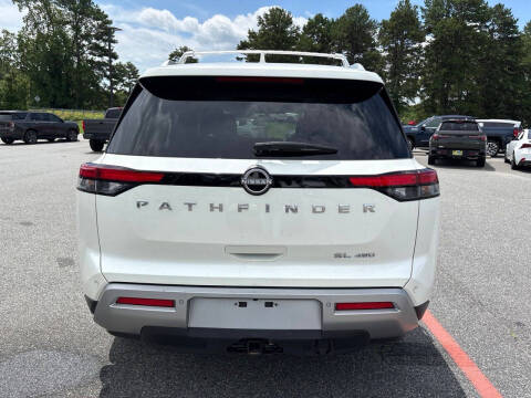 2023 Nissan Pathfinder SL