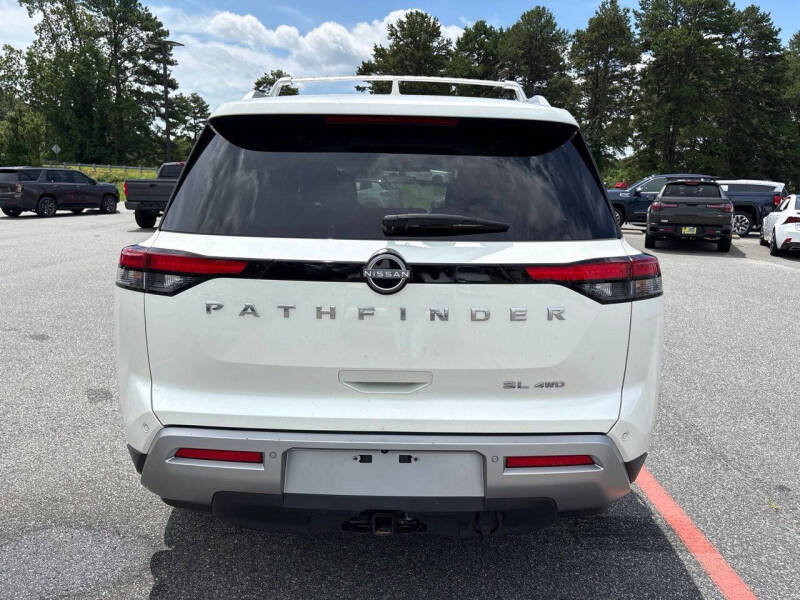 2023 Nissan Pathfinder SL