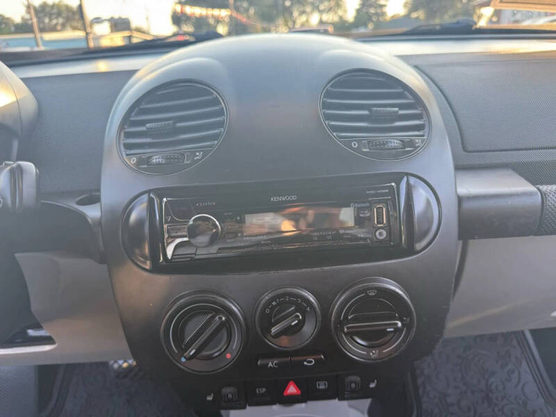 2004 Volkswagen New Beetle Convertible GLS