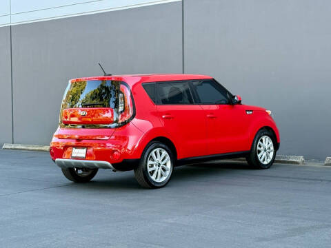 2019 Kia Soul +