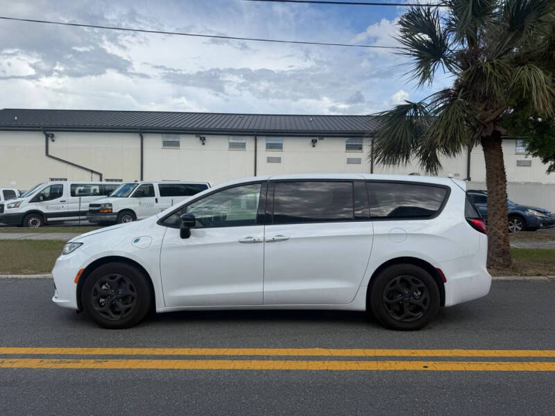 2024 Chrysler Pacifica Plug-In Hybrid