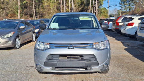 2015 Mitsubishi Outlander ES