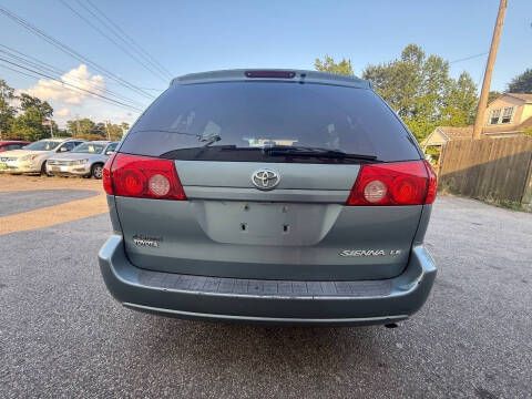 2009 Toyota Sienna CE 7-Passenger
