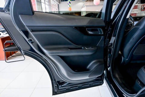 2019 Jaguar F-PACE 25t R-Sport