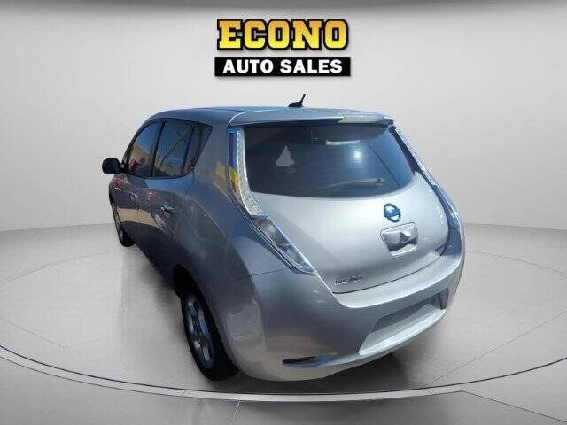 2011 Nissan LEAF SL