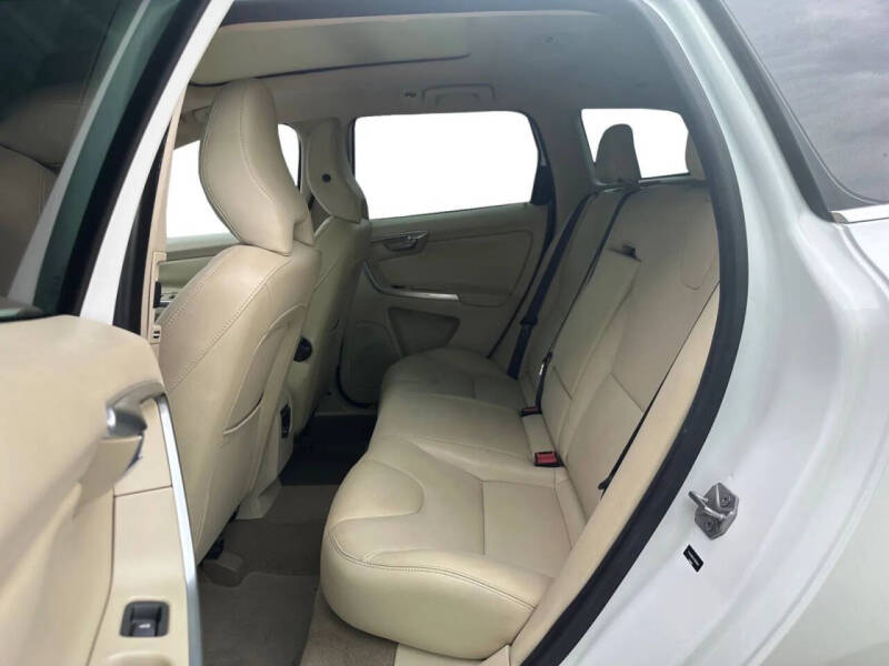 2015 Volvo XC60 T5 Drive-E Premier Plus