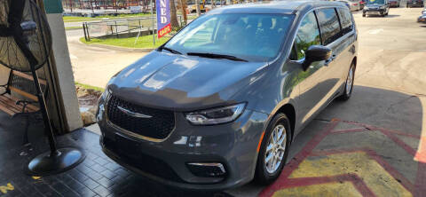 2023 Chrysler Pacifica Touring L