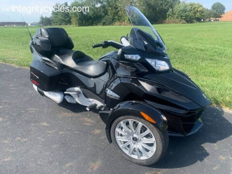 Can-Am Spyder RT Image