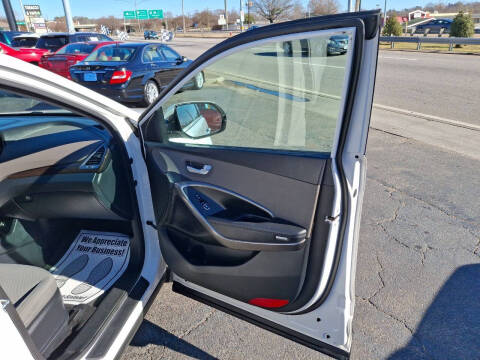 2017 Hyundai Santa Fe SE