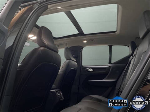 2025 Volvo XC40 B5 Plus Bright Theme