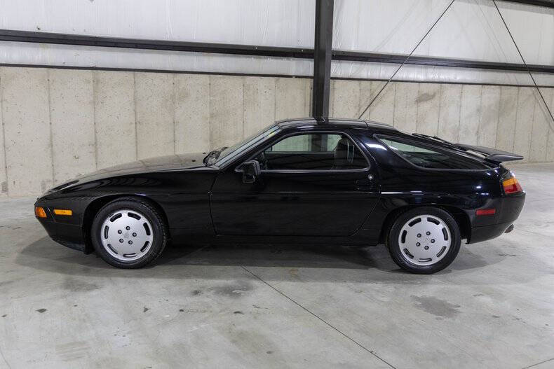 1987 Porsche 928 S4