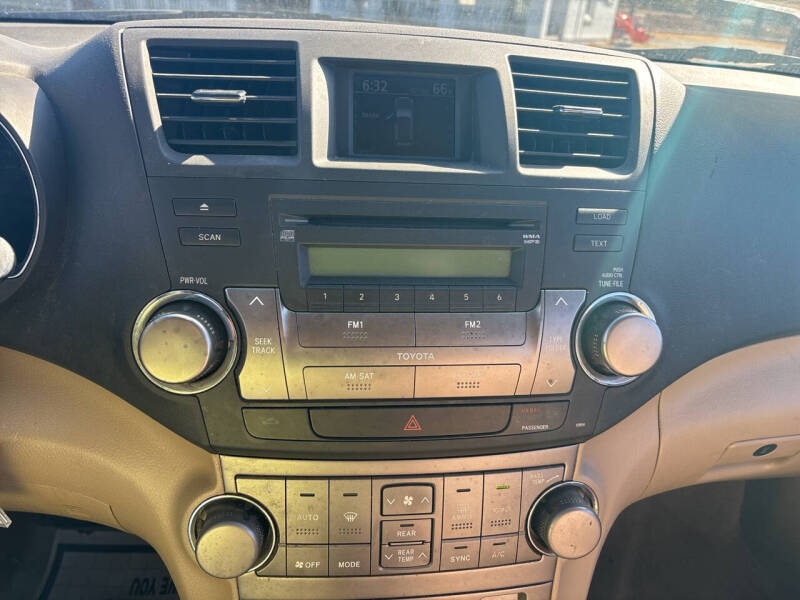 2010 Toyota Highlander SE