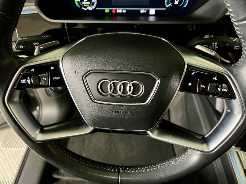 2019 Audi e-tron quattro Prestige