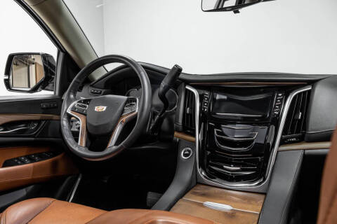2020 Cadillac Escalade Luxury