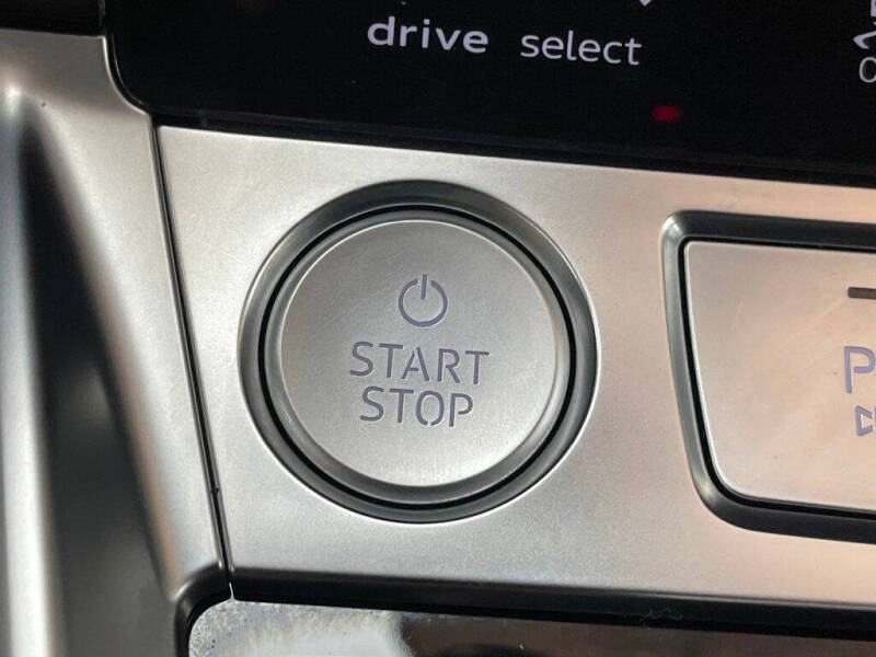 2019 Audi e-tron quattro Prestige