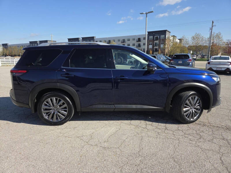 2024 Nissan Pathfinder SL